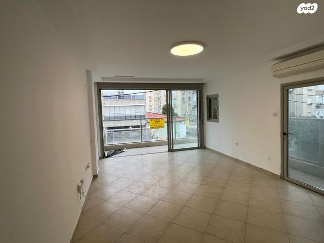 דירה, הרב קוקיס 12, עצמאות יוספטל, בת ים