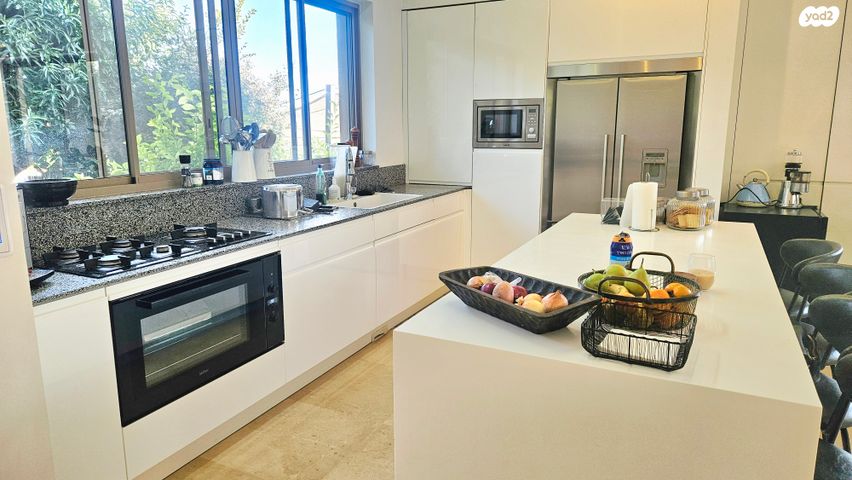 דו משפחתי, סביון