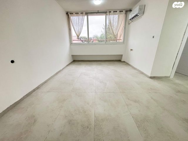 דירה, ששת הימים 25, רובע ד', אריאל