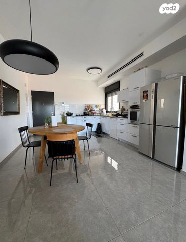 דירה, זטלר 16, כפר סבא הירוקה, כפר סבא