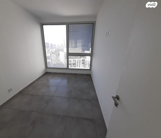 דירה, גרציאני יצחק, גני שרונה, קרית הממשלה, תל אביב יפו