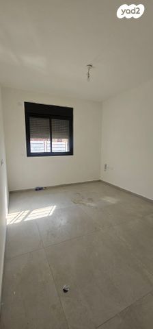 דירת גן, רותם, המגרסה, מבשרת ציון