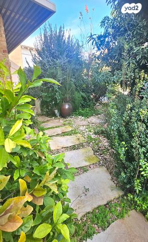 דו משפחתי, סביון