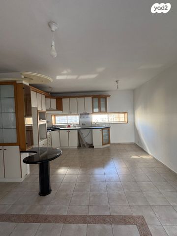 דירה, שדרות ניצה, נתניה