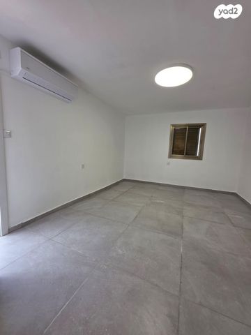 דירה, אחד העם, בת ים