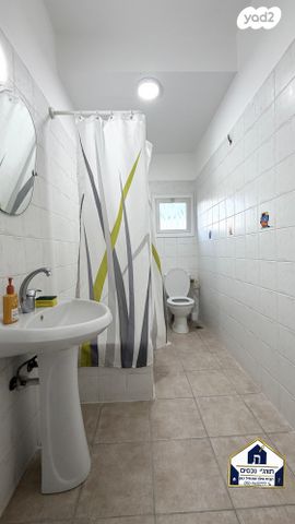 דירה, שדרות ירושלים 81, מרום נווה, רמת יצחק, רמת גן