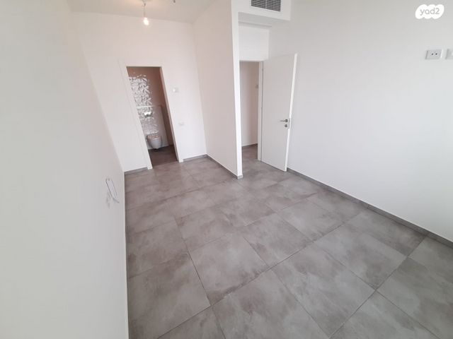 דירה, גרציאני יצחק, גני שרונה, קרית הממשלה, תל אביב יפו