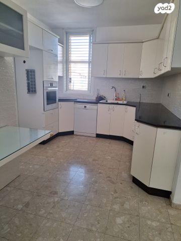 דירה, השר משה, נגבה, רמת גן