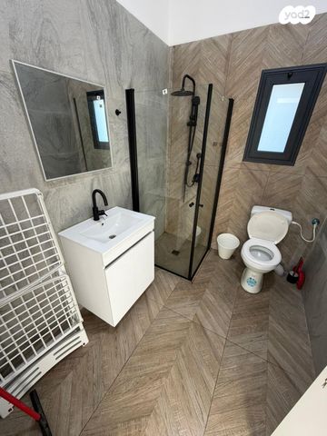 דירה, הרב שלום סלח, אלונים, קרית אתא