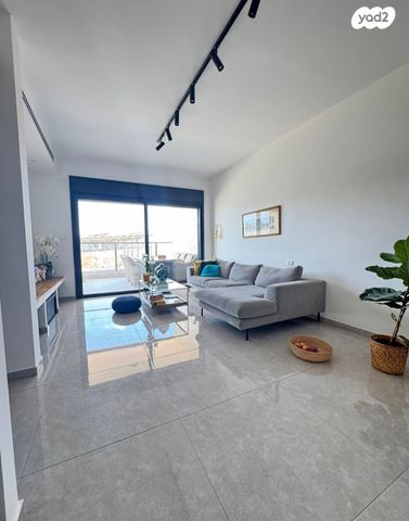 דירה, זטלר 16, כפר סבא הירוקה, כפר סבא