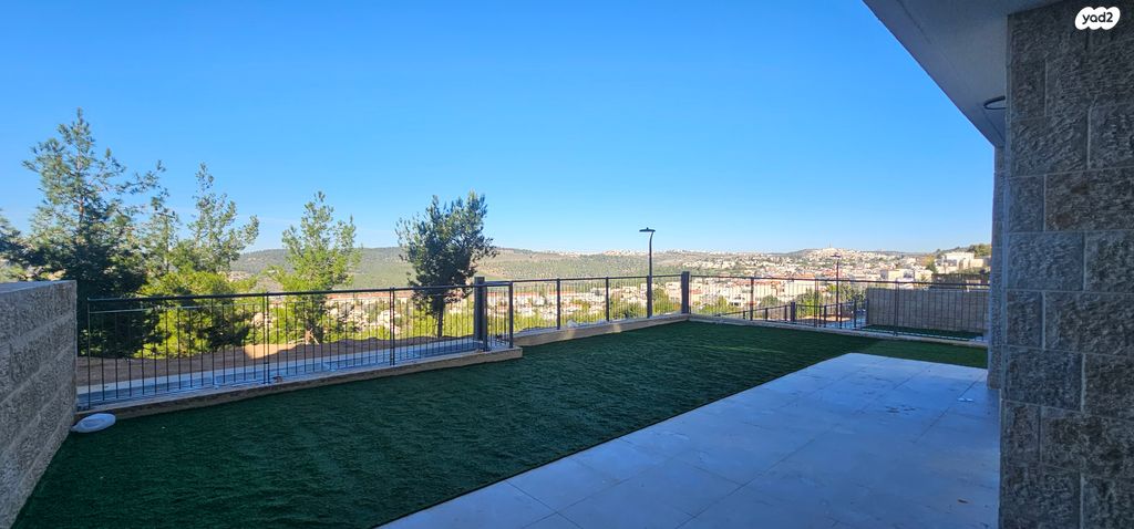 דירת גן, רותם, המגרסה, מבשרת ציון