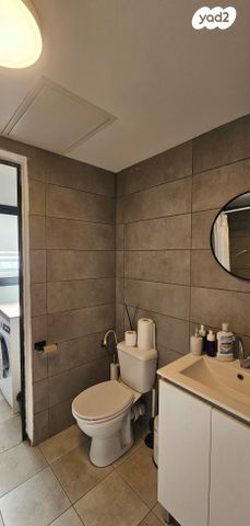 דירה, צבי הירש קלישר, מחנה יהודה, פתח תקווה