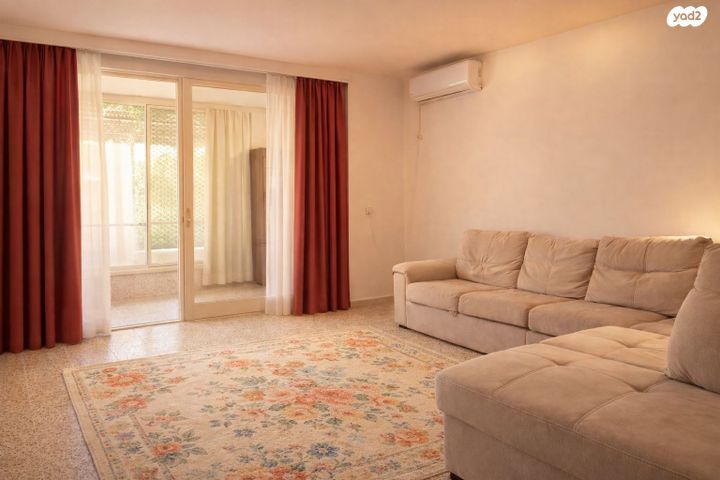 שדרות רוברט סולד 16