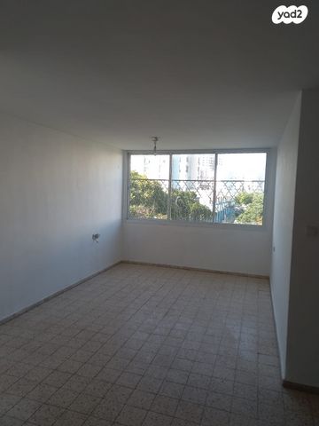 דירה, שדרות פנחס לבון, קרית נורדאו, נתניה