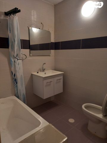 דירה, יצחק גרינבוים, נאות שקד, נתניה