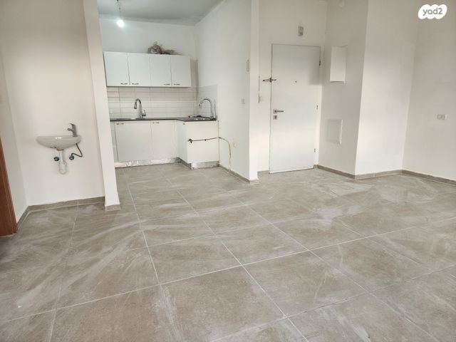 דירה, ברקת, אבני חן, חריש