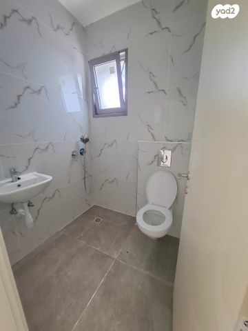 גג/ פנטהאוז, רבי עקיבא, רובע ג', אשדוד