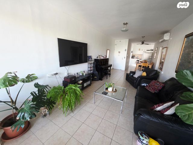 דירה, הרצליה