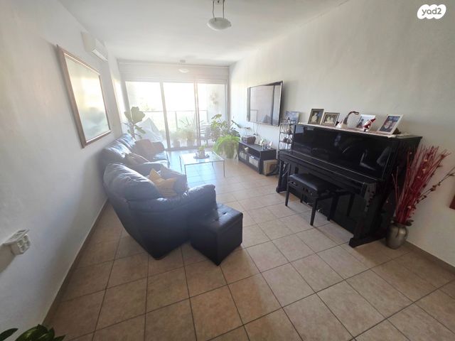 דירה, הרצליה