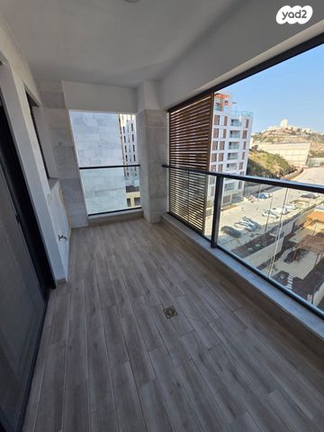 דירה, אשכולות, עמק הכרמל, נשר