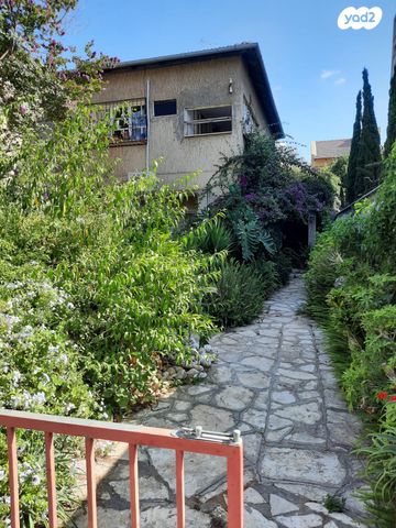 דו משפחתי, בני משה, שכונת הלל, רמת גן