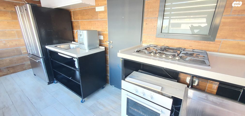 דירה, רב אלוף דן שומרון, קרית קריניצי, רמת גן