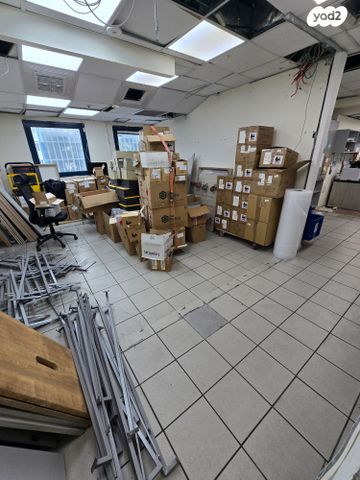 חנויות/ שטח מסחרי, שדרות ההסתדרות 25, צומת הקריות, חוף שמן, חיפה