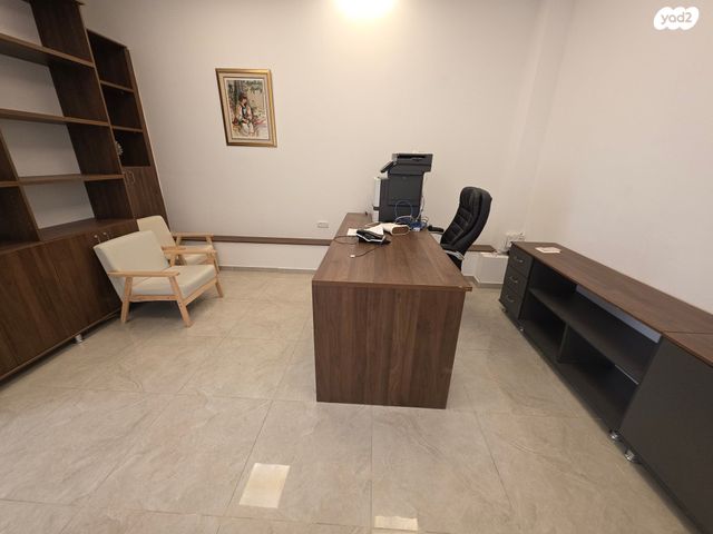 משרדים, הרצל, טירת כרמל