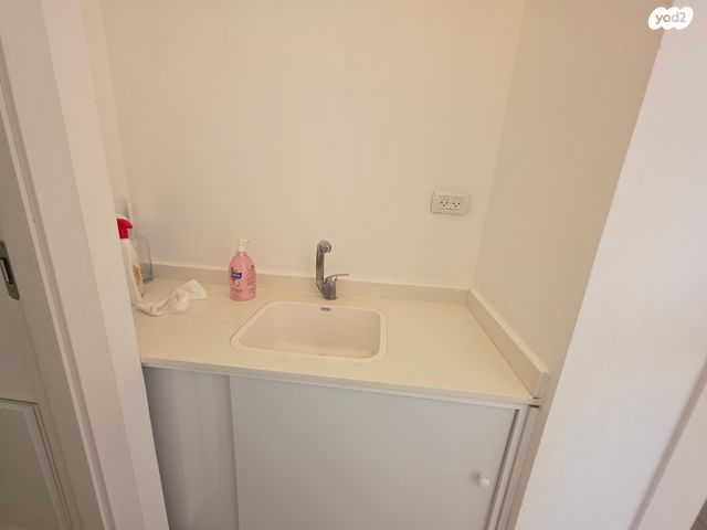 משרדים, הרצל, טירת כרמל