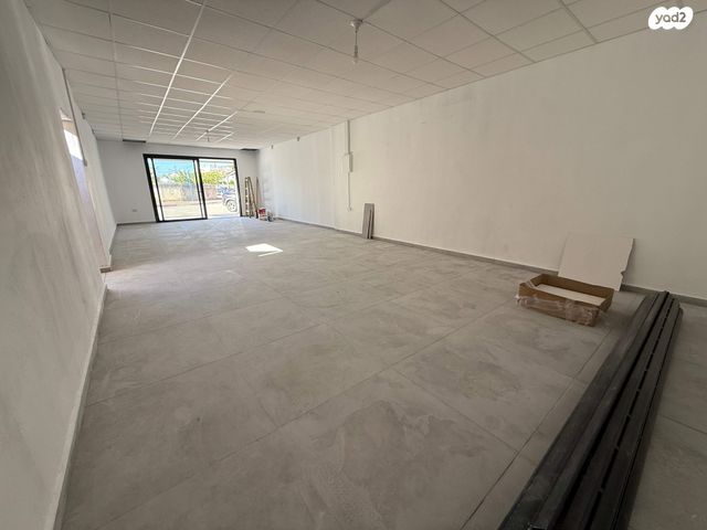 חנויות/ שטח מסחרי, אור עקיבא