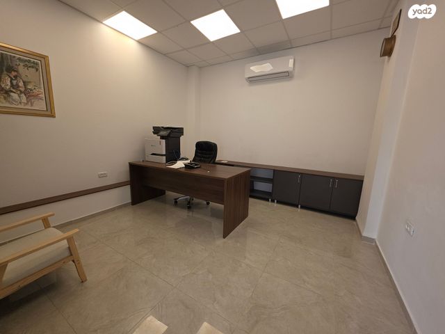 משרדים, הרצל, טירת כרמל