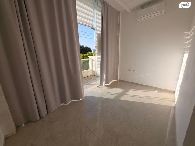 משרדים, הרצל, טירת כרמל