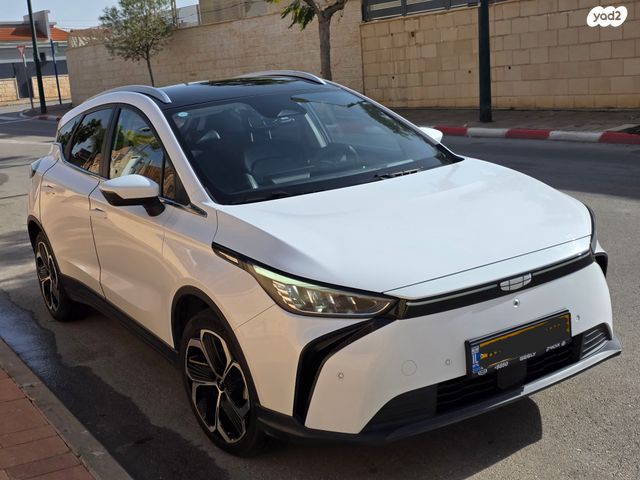 מודעת רכב ג׳ילי Geometry C