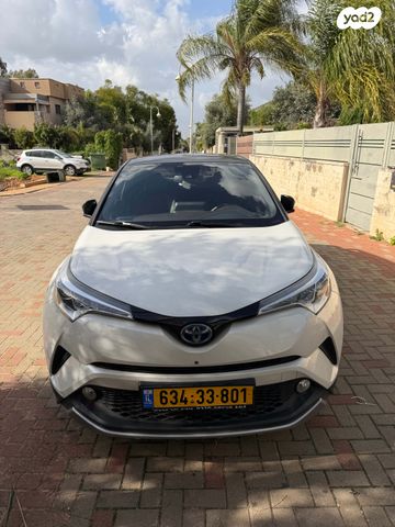 מודעת רכב טויוטה C-HR
