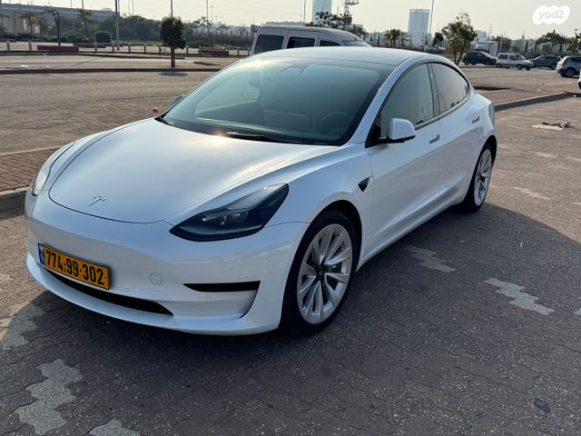 מודעת רכב טסלה מודל 3