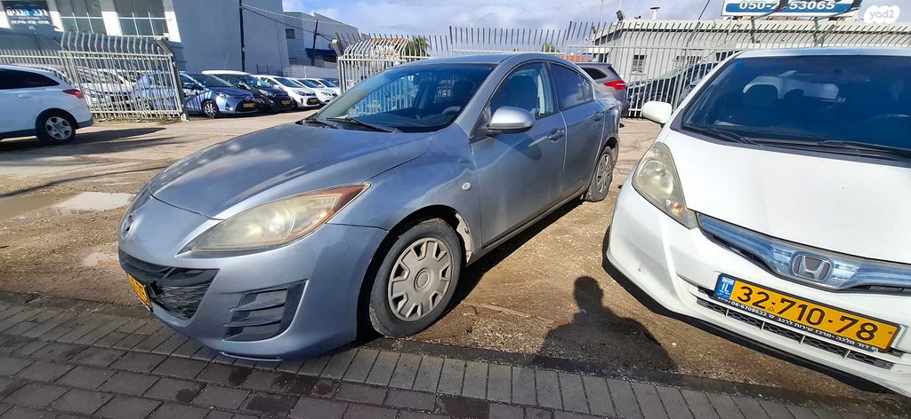 מודעת רכב מאזדה 3