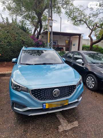 מודעת רכב אם ג'י ZS