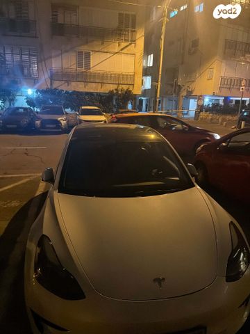 מודעת רכב טסלה מודל 3