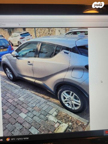 מודעת רכב טויוטה C-HR