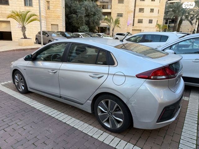 יונדאי איוניק