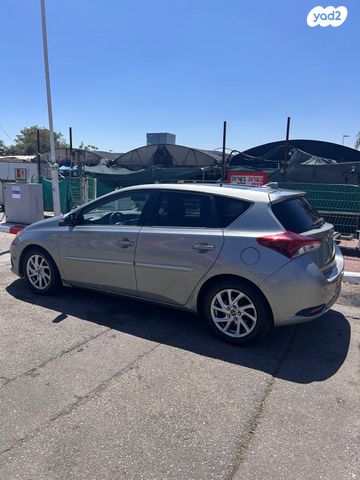 טויוטה אוריס