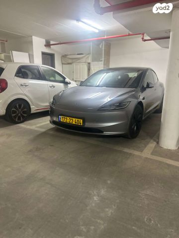 מודעת רכב טסלה מודל 3