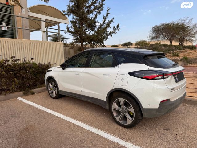 מודעת רכב ג׳ילי Geometry C