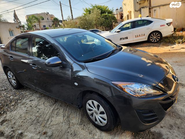 מאזדה 3