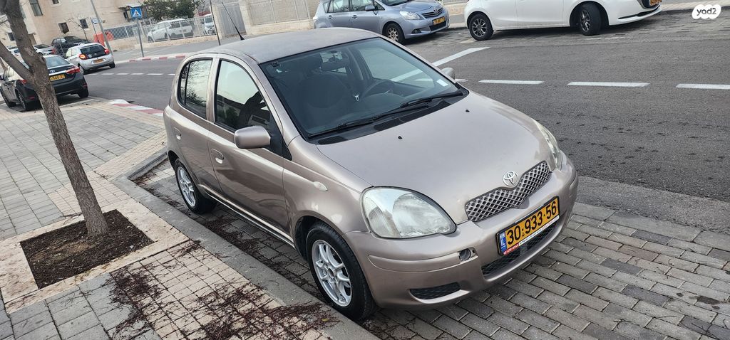 טויוטה יאריס