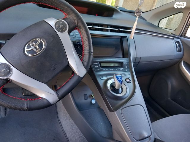 טויוטה פריוס