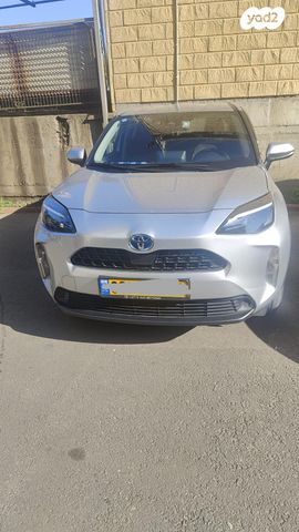 מודעת רכב טויוטה יאריס קרוס