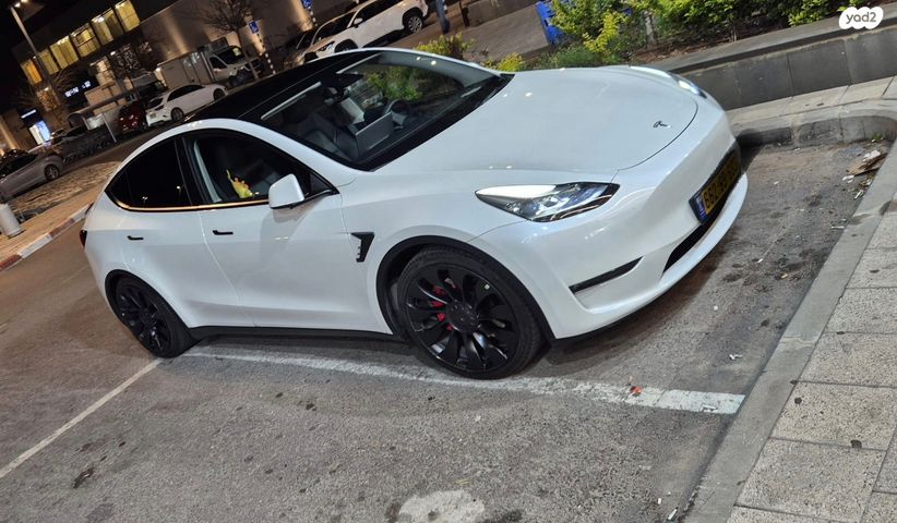 מודעת רכב טסלה מודל Y