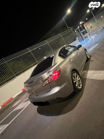 מודעת רכב מאזדה 3