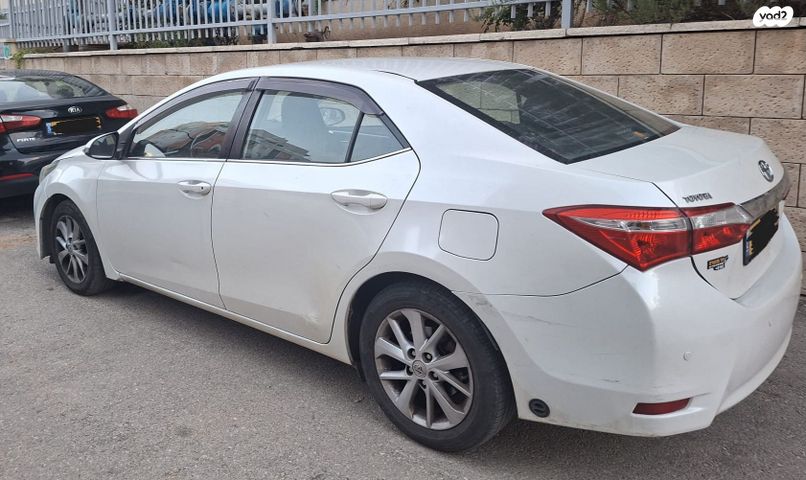 טויוטה קורולה